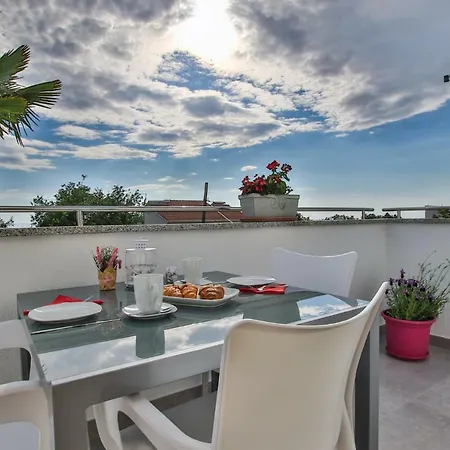 Diamond Seaview Apartment Porec Exterior photo